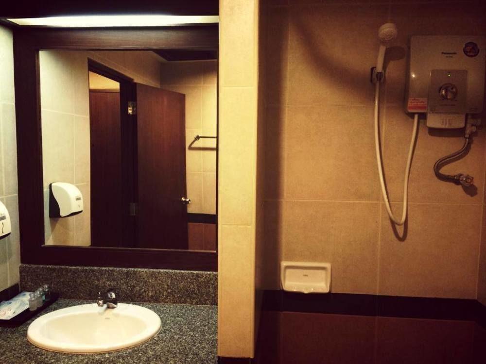 Nipa Garden Hotel Surat Thani Bagian luar foto